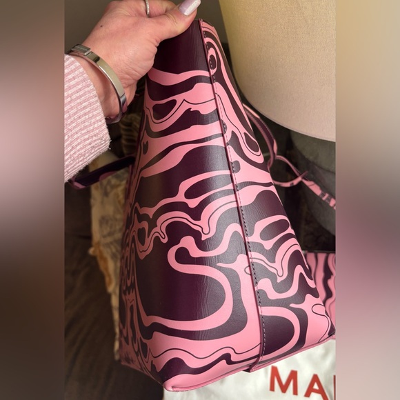 Authentic MANSUR GAVRIEL Leather Patterned Tote with large zip top wristlet - Picture 12 of 16